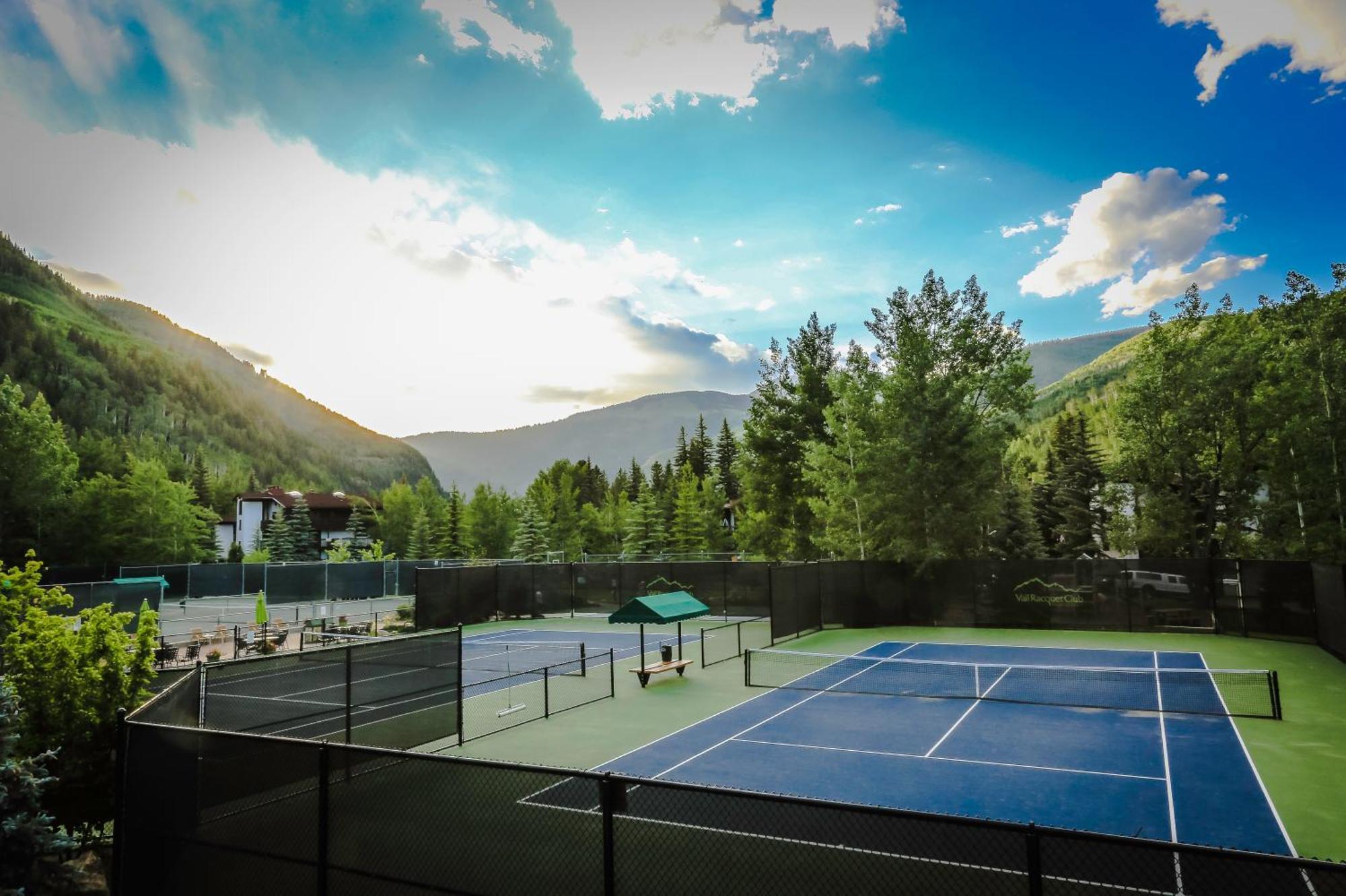 Vail Racquet Club Mountain Resort Exterior photo